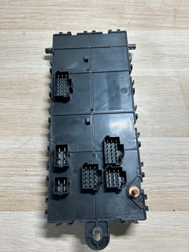 Mercedes Atego 1 Sicherungskasten A0015431015 - Spare parts: picture 3 Mercedes Atego 1 Sicherungskasten A0015431015 - Spare parts: picture 3