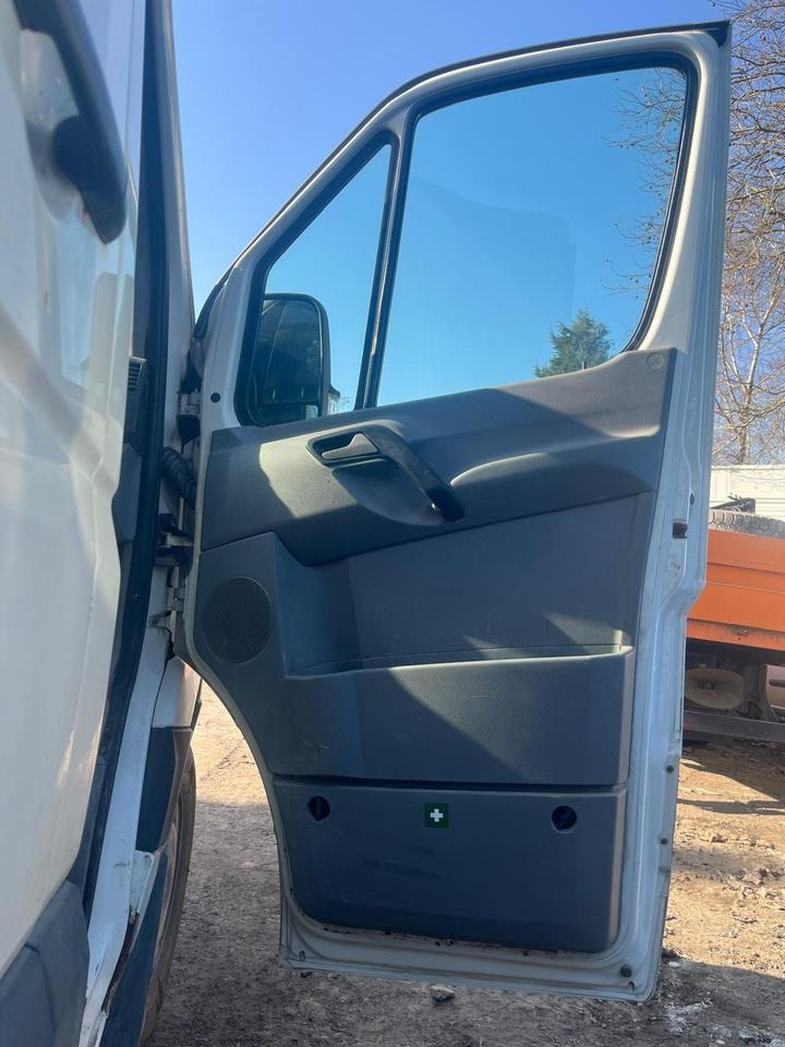 VW Crafter Beifahrertür, Tür rechts weiß mit Spiegel - Spare parts: picture 3 VW Crafter Beifahrertür, Tür rechts weiß mit Spiegel - Spare parts: picture 3