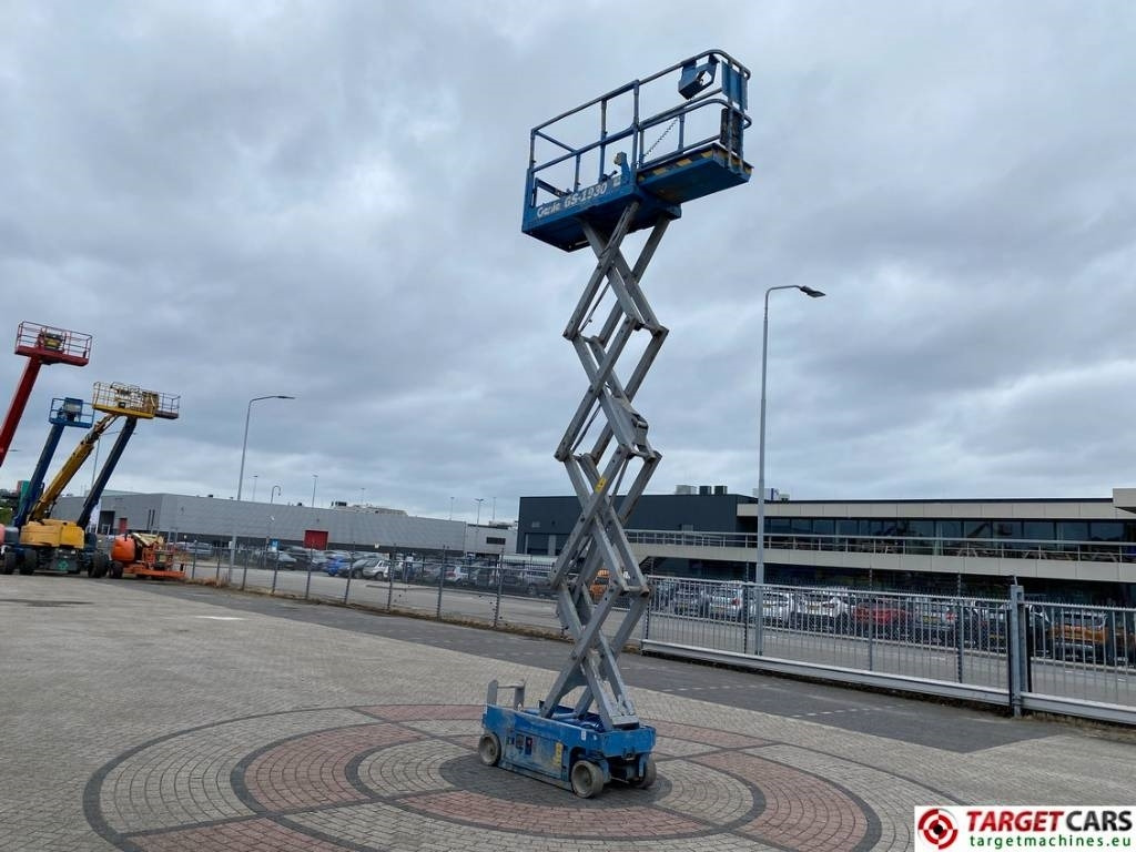 Genie GS-1932 Electric Scissor Work Lift 779cm - Scissor lift: picture 5 Genie GS-1932 Electric Scissor Work Lift 779cm - Scissor lift: picture 5