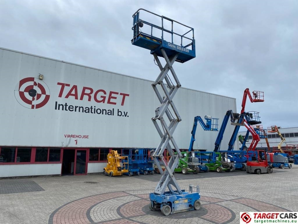 Genie GS-1932 Electric Scissor Work Lift 779cm - Scissor lift: picture 4 Genie GS-1932 Electric Scissor Work Lift 779cm - Scissor lift: picture 4