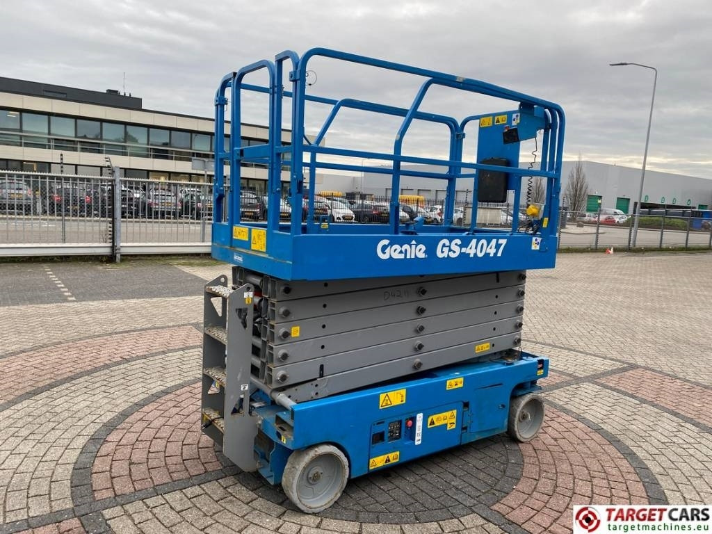 Genie GS-4047 Electric GS4047 Scissor Work Lift 1389cm - Scissor lift: picture 3 Genie GS-4047 Electric GS4047 Scissor Work Lift 1389cm - Scissor lift: picture 3