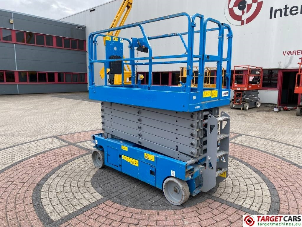 Genie GS-4047 Electric Scissor Work Lift 1389cm  - Scissor lift: picture 4 Genie GS-4047 Electric Scissor Work Lift 1389cm  - Scissor lift: picture 4