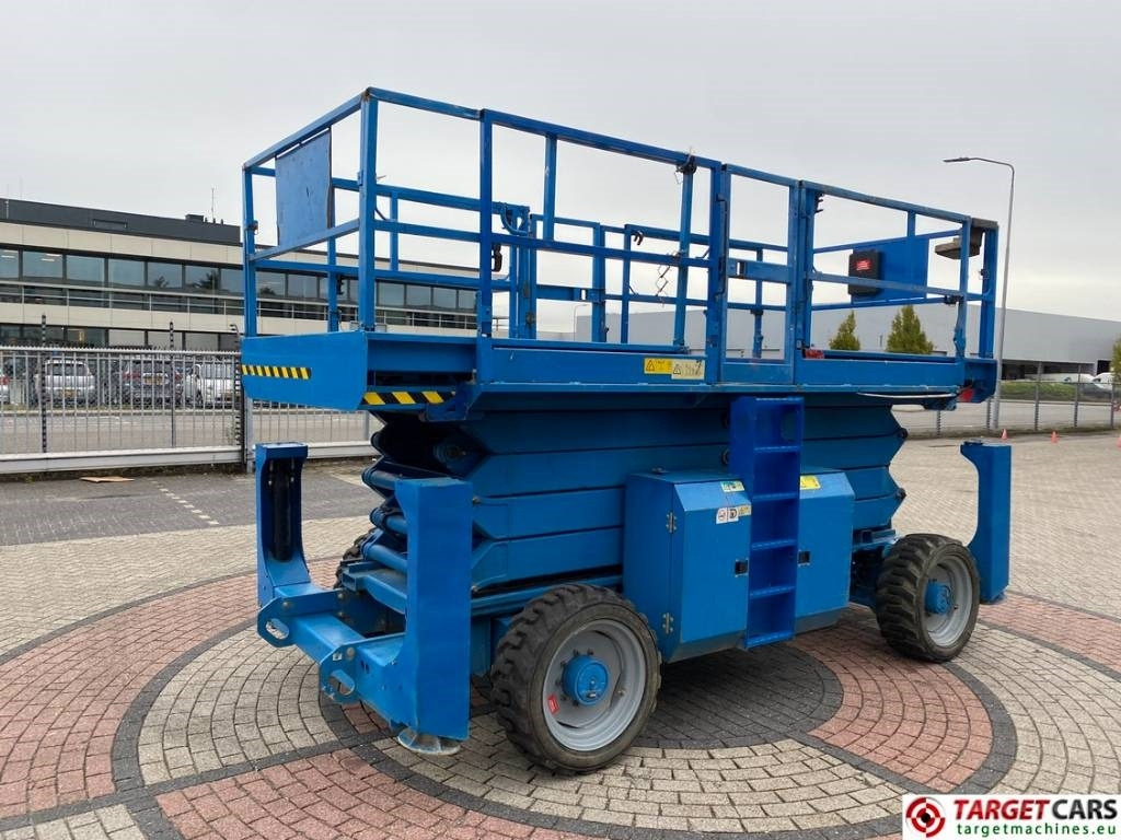 Genie GS-4390RT Diesel 4x4 Scissor Work Lift 1511cm - Scissor lift: picture 3 Genie GS-4390RT Diesel 4x4 Scissor Work Lift 1511cm - Scissor lift: picture 3