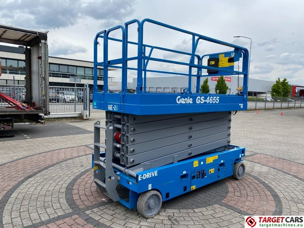 Genie GS-4655 Electric E-Drive Scissor Work Lift 1595cm - Scissor lift: picture 3 Genie GS-4655 Electric E-Drive Scissor Work Lift 1595cm - Scissor lift: picture 3