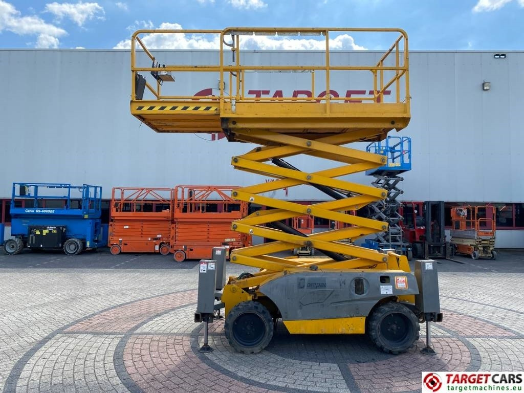 Haulotte Compact 12DX Diesel 4x4 Scissor Work Lift 1206cm - Scissor lift: picture 5 Haulotte Compact 12DX Diesel 4x4 Scissor Work Lift 1206cm - Scissor lift: picture 5