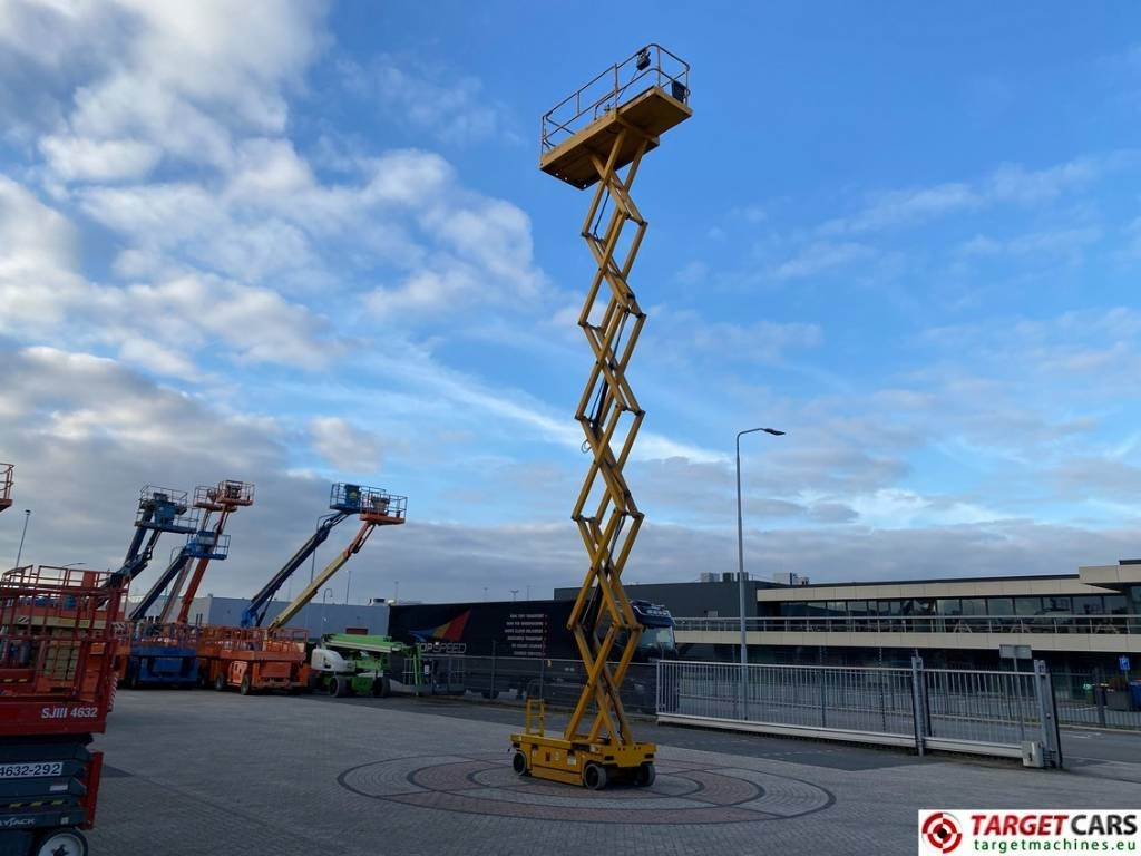 Scissor lift Haulotte Compact 14 Electric Scissor Work Lift 1385cm: picture 7 Scissor lift Haulotte Compact 14 Electric Scissor Work Lift 1385cm: picture 7
