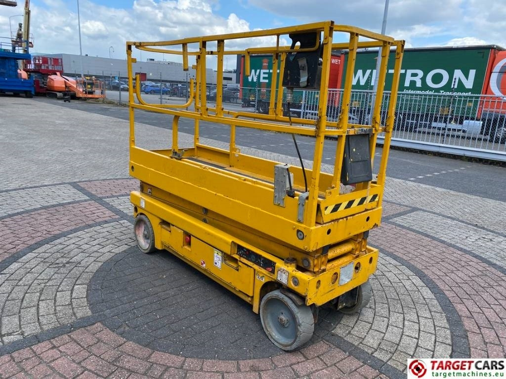 Haulotte Compact 8 Electric Scissor Work Lift 818cm - Scissor lift: picture 2 Haulotte Compact 8 Electric Scissor Work Lift 818cm - Scissor lift: picture 2