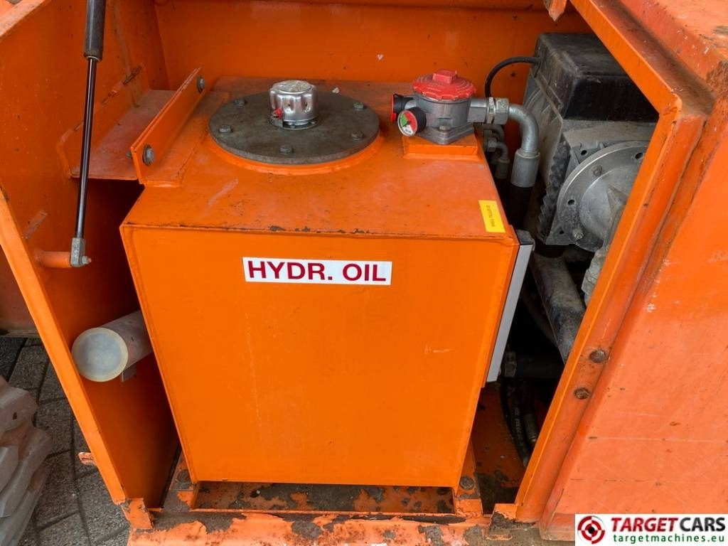 Leasing of Holland Lift T210DL25 4WD Diesel T-210DL25 Scissor WorkLift 23M  Holland Lift T210DL25 4WD Diesel T-210DL25 Scissor WorkLift 23M: picture 17