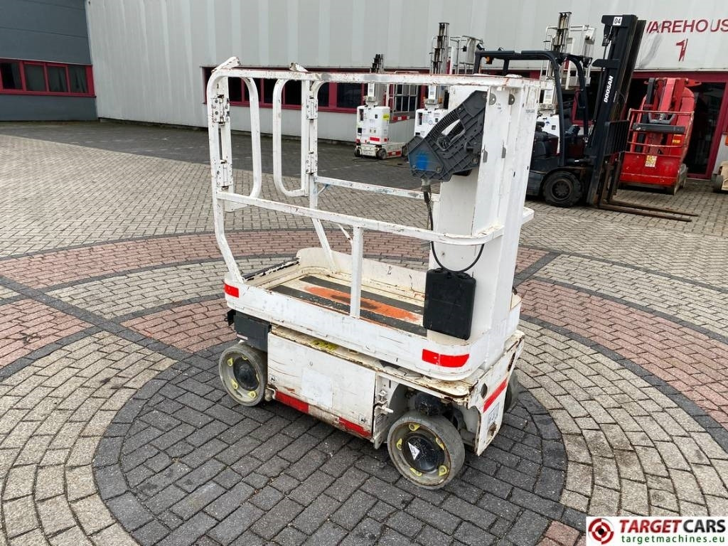 JLG 1230ES Electric Vertical Mast Work Lift 566cm - Vertical mast lift: picture 4 JLG 1230ES Electric Vertical Mast Work Lift 566cm - Vertical mast lift: picture 4