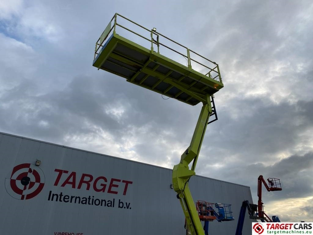 Leasing of MEC 2684RT Diesel 4x4 Scissor Lift Speed-Level 992cm  MEC 2684RT Diesel 4x4 Scissor Lift Speed-Level 992cm: picture 26