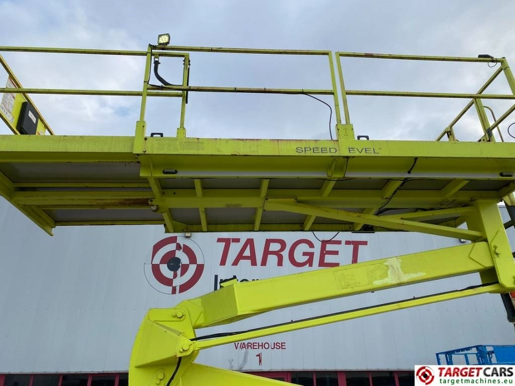 Leasing of MEC 2684RT Diesel 4x4 Scissor Lift Speed-Level 992cm  MEC 2684RT Diesel 4x4 Scissor Lift Speed-Level 992cm: picture 31