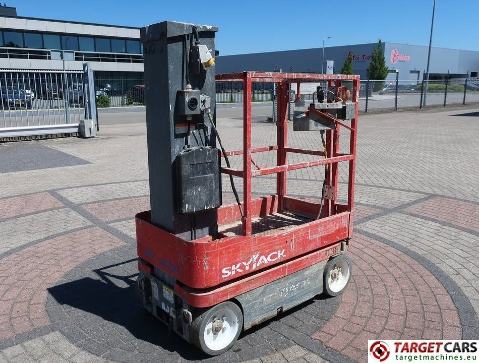 SkyJack SJ16 Electric Vertical Mast Work Lift 675cm - Aerial platform: picture 3 SkyJack SJ16 Electric Vertical Mast Work Lift 675cm - Aerial platform: picture 3