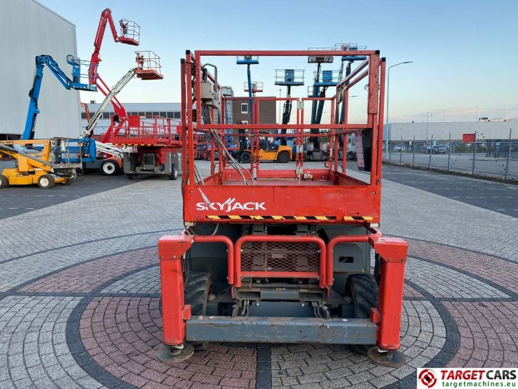 Scissor lift SkyJack SJ6826RT Diesel 4x4 Scissor 6826 Work Lift 992cm: picture 28