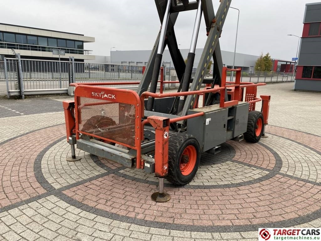 Leasing of SkyJack SJ9250 RT Diesel 4x4 Scissor Work Lift 1720cm  SkyJack SJ9250 RT Diesel 4x4 Scissor Work Lift 1720cm: picture 38