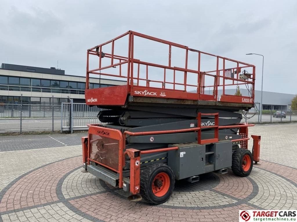 SkyJack SJ9250 RT Diesel 4x4 Scissor Work Lift 1720cm - Scissor lift: picture 3 SkyJack SJ9250 RT Diesel 4x4 Scissor Work Lift 1720cm - Scissor lift: picture 3