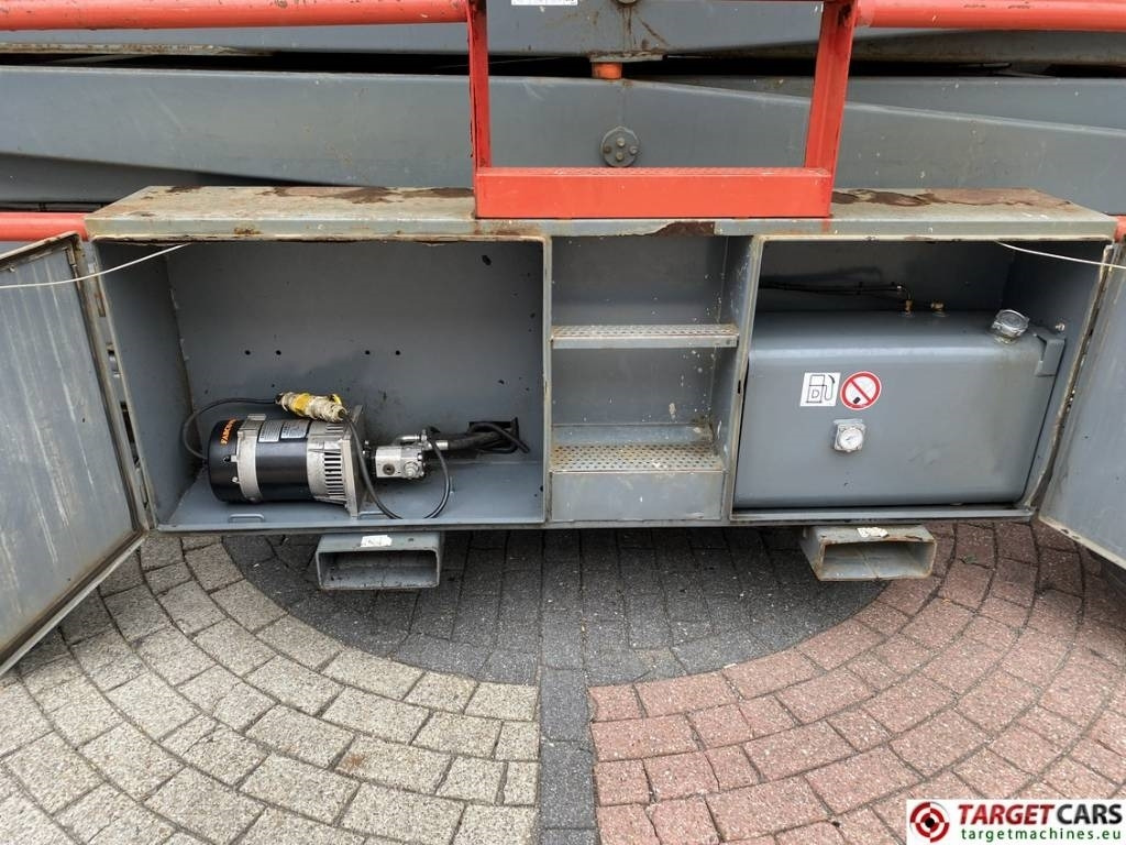 Leasing of SkyJack SJ9250 RT Diesel 4x4 Scissor Work Lift 1720cm  SkyJack SJ9250 RT Diesel 4x4 Scissor Work Lift 1720cm: picture 17