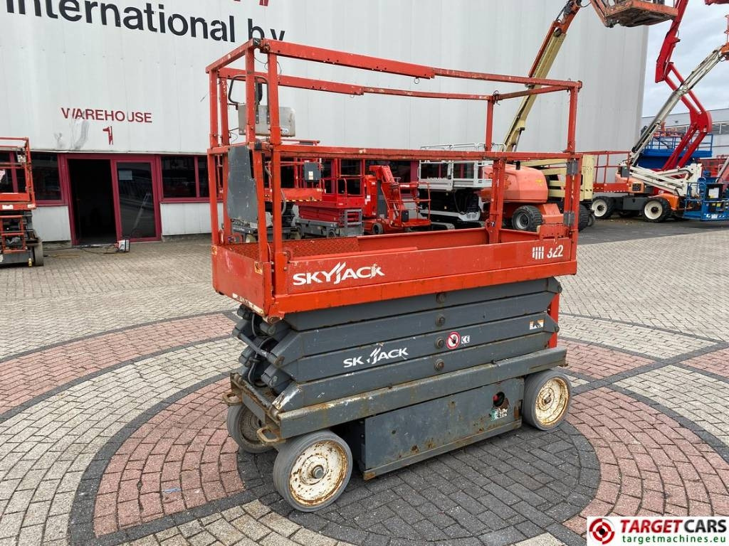 SkyJack SJIII-3226 Electric 3226 Scissor Work Lift 990cm - Scissor lift: picture 1 SkyJack SJIII-3226 Electric 3226 Scissor Work Lift 990cm - Scissor lift: picture 1
