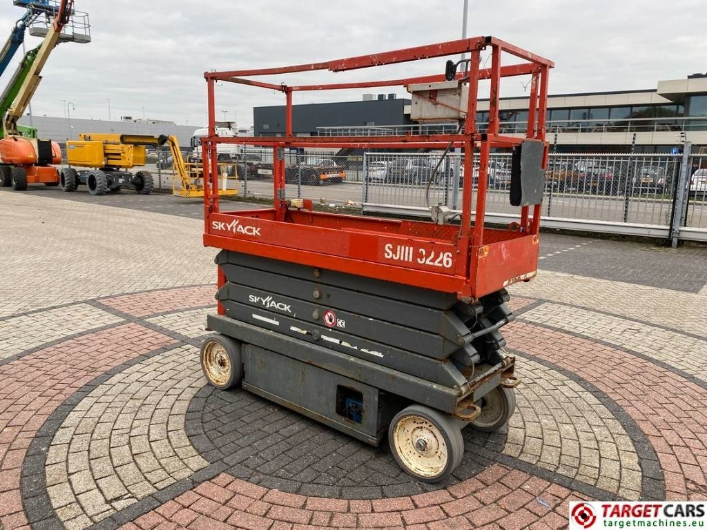 SkyJack SJIII-3226 Electric 3226 Scissor Work Lift 990cm - Scissor lift: picture 2 SkyJack SJIII-3226 Electric 3226 Scissor Work Lift 990cm - Scissor lift: picture 2