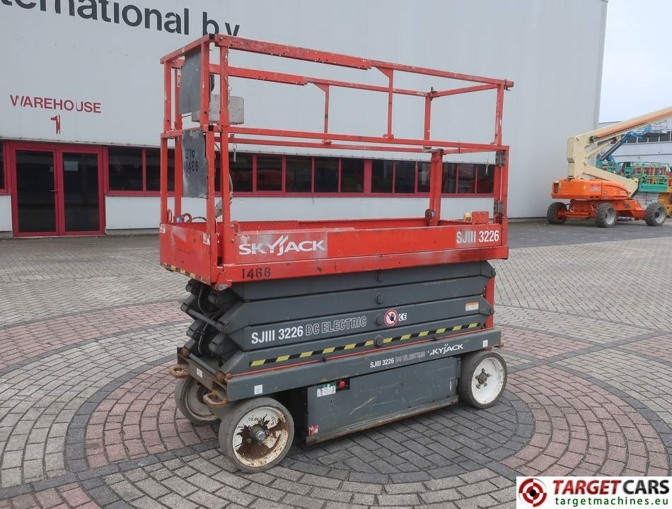 SkyJack SJIII-3226 Electric 3226 Scissor Work Lift 990cm - Scissor lift: picture 1 SkyJack SJIII-3226 Electric 3226 Scissor Work Lift 990cm - Scissor lift: picture 1