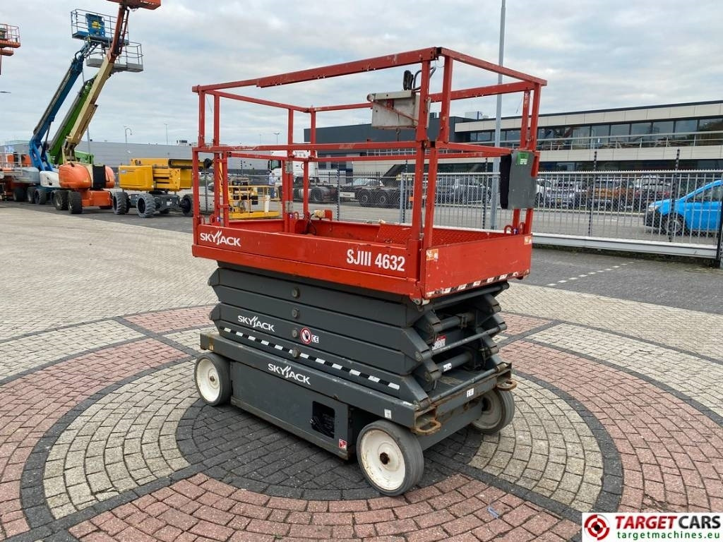 SkyJack SJIII-4632 Electric 4632 Scissor Work Lift 1170cm - Scissor lift: picture 2 SkyJack SJIII-4632 Electric 4632 Scissor Work Lift 1170cm - Scissor lift: picture 2