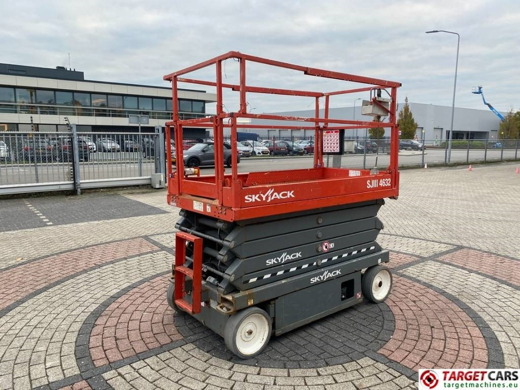 SkyJack SJIII-4632 Electric 4632 Scissor Work Lift 1170cm - Scissor lift: picture 3 SkyJack SJIII-4632 Electric 4632 Scissor Work Lift 1170cm - Scissor lift: picture 3