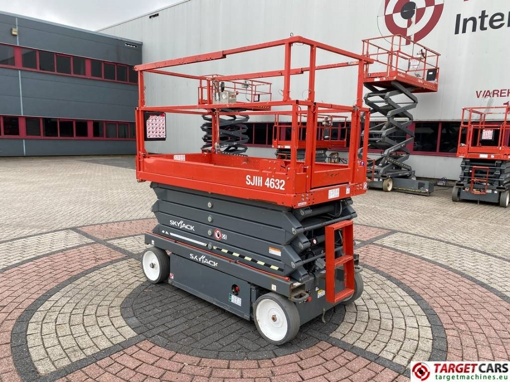 SkyJack SJIII-4632 Electric 4632 Scissor Work Lift 1170cm - Scissor lift: picture 4 SkyJack SJIII-4632 Electric 4632 Scissor Work Lift 1170cm - Scissor lift: picture 4
