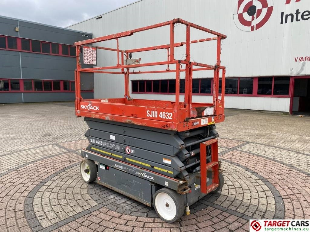 SkyJack SJIII-4632 Electric Scissor Work Lift 1170cm - Scissor lift: picture 4 SkyJack SJIII-4632 Electric Scissor Work Lift 1170cm - Scissor lift: picture 4