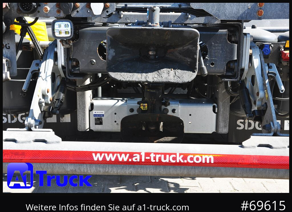 DAF XF530 FAN Multi 2x AHK Lenkachse, - Container transporter/ Swap body truck: picture 3 DAF XF530 FAN Multi 2x AHK Lenkachse, - Container transporter/ Swap body truck: picture 3