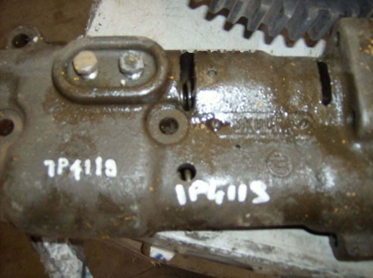 (1P4119) - Hydraulic motor for Wheel loader: picture 1 (1P4119) - Hydraulic motor for Wheel loader: picture 1