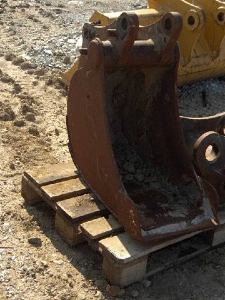 40 CM BUCKET (NO TEETH) - Excavator bucket: picture 1 40 CM BUCKET (NO TEETH) - Excavator bucket: picture 1
