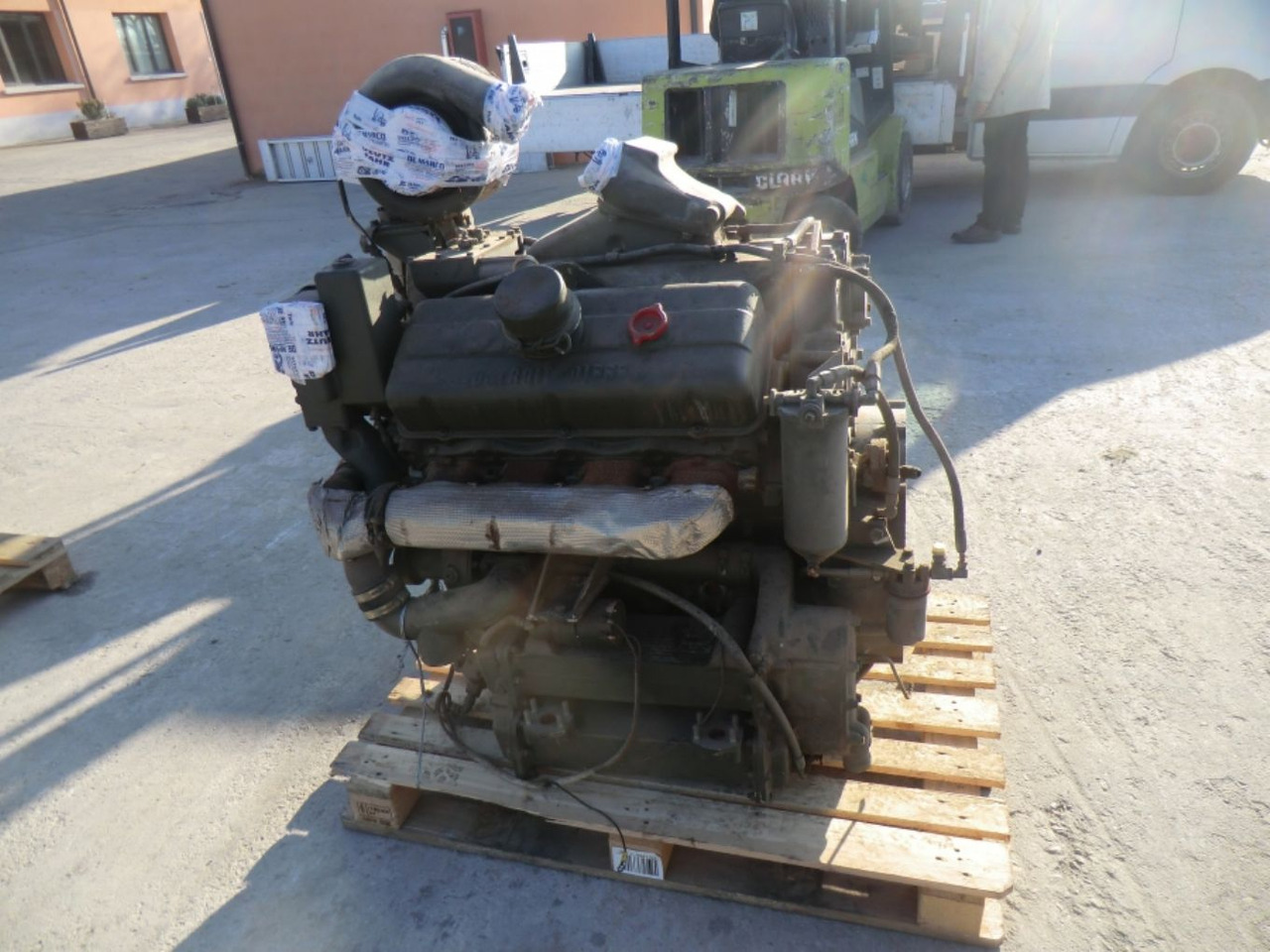 DETROIT DIESEL 8V53 MOTORE MARINO USATO COMPLETO DI TURBO E MOTORINO DI AVVIAMENTO. - Engine for Construction machinery: picture 4 DETROIT DIESEL 8V53 MOTORE MARINO USATO COMPLETO DI TURBO E MOTORINO DI AVVIAMENTO. - Engine for Construction machinery: picture 4
