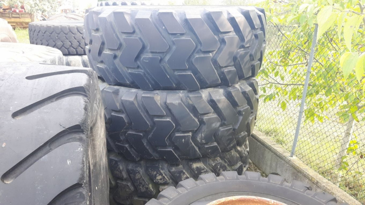 MICHELIN 29/5R35 Pneumatici 29.5R35 in buone condizioni - Tire for Construction machinery: picture 1 MICHELIN 29/5R35 Pneumatici 29.5R35 in buone condizioni - Tire for Construction machinery: picture 1