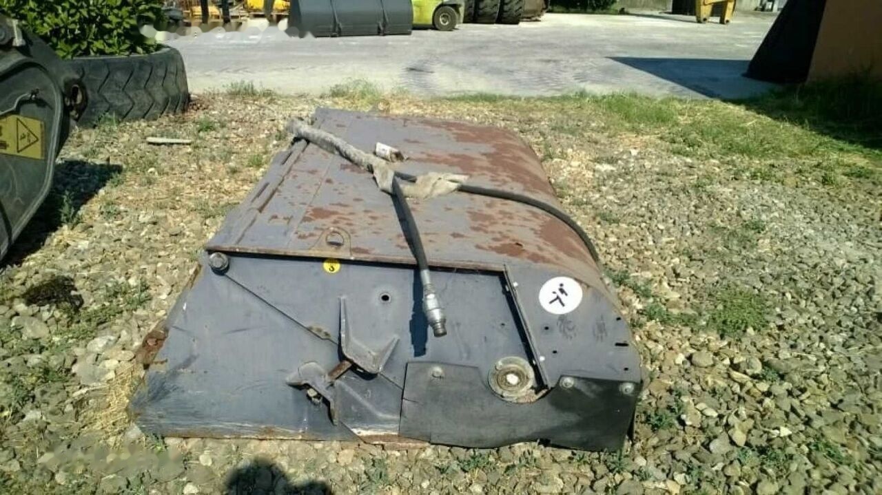 SWEEPERS - Broom: picture 2 SWEEPERS - Broom: picture 2