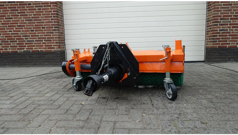 Eco Technologies Rolbezem 130Cm - Attachment for Agricultural machinery: picture 1 Eco Technologies Rolbezem 130Cm - Attachment for Agricultural machinery: picture 1