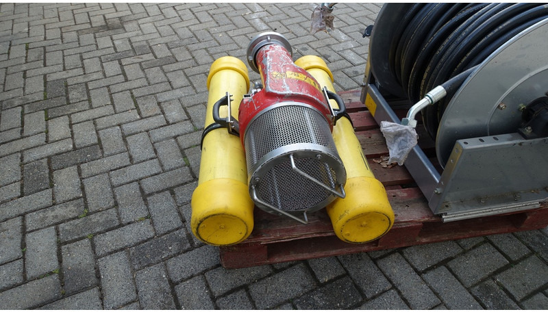 Mariflex en Collins Youldon Waterpomp met haspel - Hydraulics: picture 2 Mariflex en Collins Youldon Waterpomp met haspel - Hydraulics: picture 2