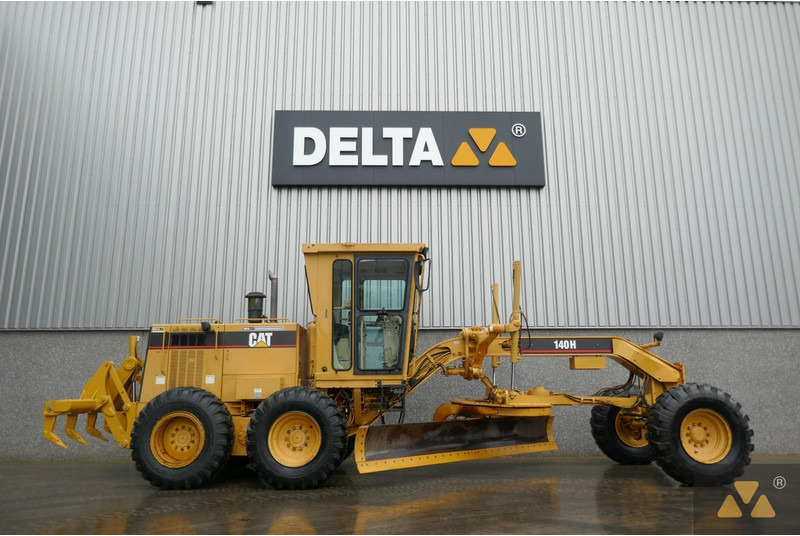 Caterpillar 140H Ex-army - Grader: picture 2 Caterpillar 140H Ex-army - Grader: picture 2