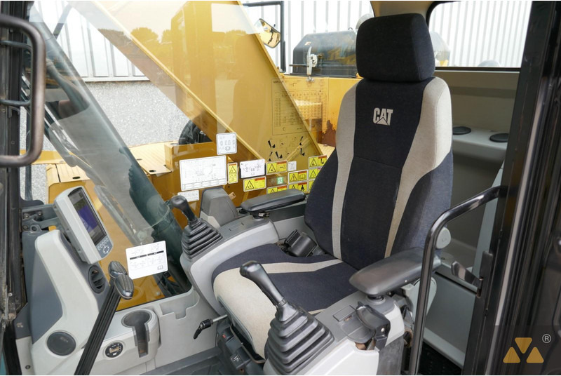 Crawler excavator Caterpillar 325F LCR: picture 7 Crawler excavator Caterpillar 325F LCR: picture 7