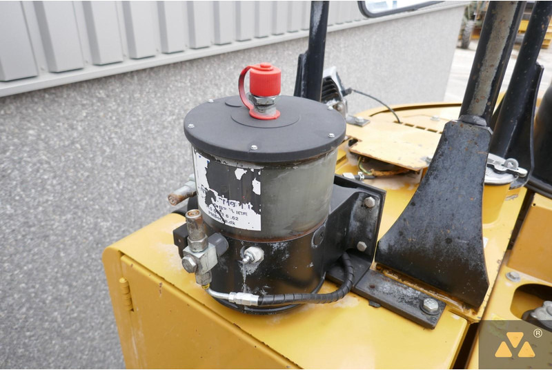 Crawler excavator Caterpillar 325F LCR: picture 19