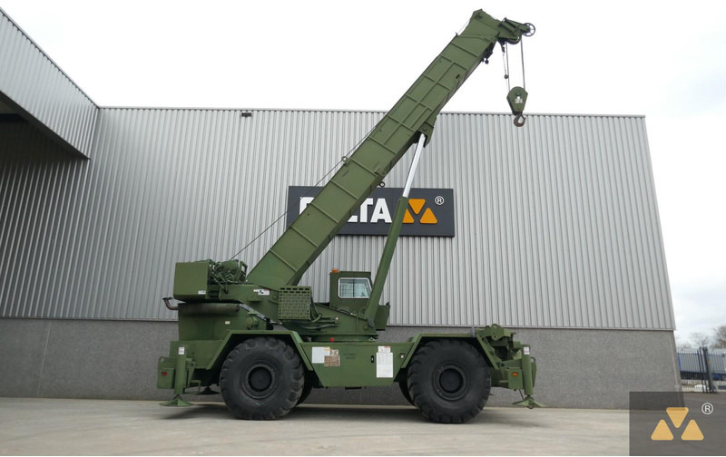 Grove RT875 Ex-army - Rough terrain crane: picture 2 Grove RT875 Ex-army - Rough terrain crane: picture 2