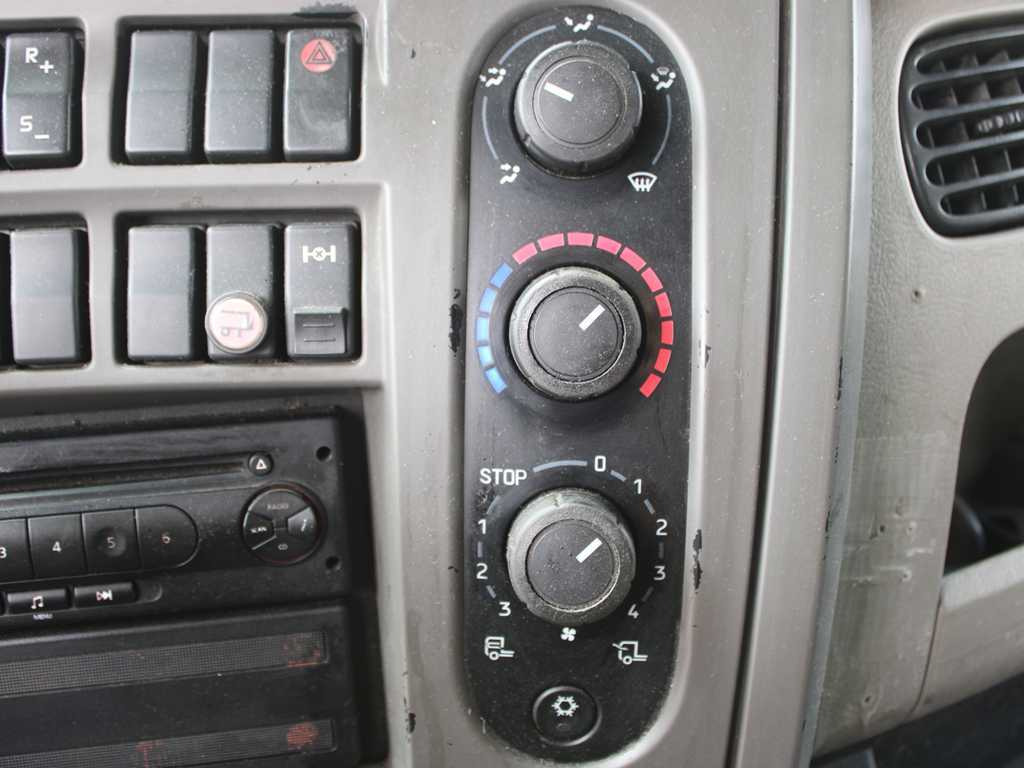 Leasing of  Renault MIDLUM 220.12, EURO 5, SLEEPING BODY, HYDRAULIC FRONT Renault MIDLUM 220.12, EURO 5, SLEEPING BODY, HYDRAULIC FRONT: picture 17