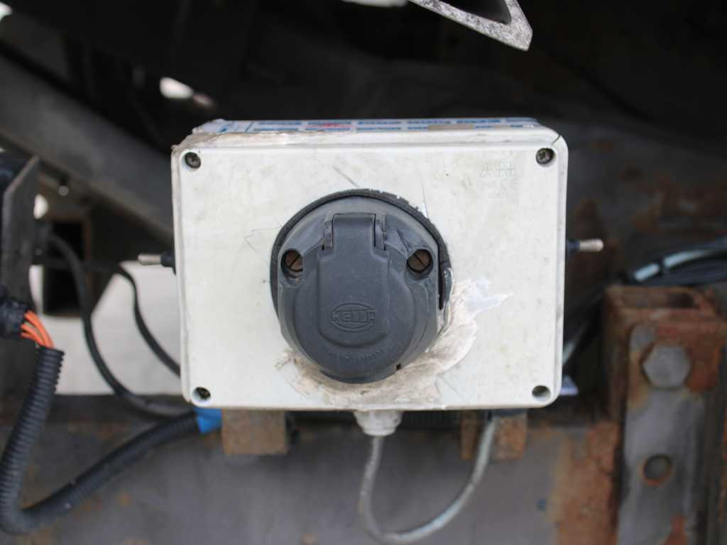 Leasing of  Renault MIDLUM 220.12, EURO 5, SLEEPING BODY, HYDRAULIC FRONT Renault MIDLUM 220.12, EURO 5, SLEEPING BODY, HYDRAULIC FRONT: picture 6