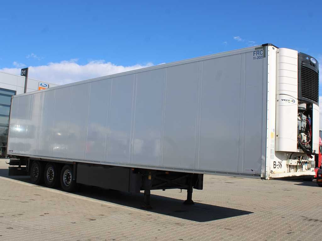 Schmitz Cargobull SKO 24/L - 13.4 FP 60 COOL, CARRIER 6760mth - Closed box semi-trailer: picture 2 Schmitz Cargobull SKO 24/L - 13.4 FP 60 COOL, CARRIER 6760mth - Closed box semi-trailer: picture 2