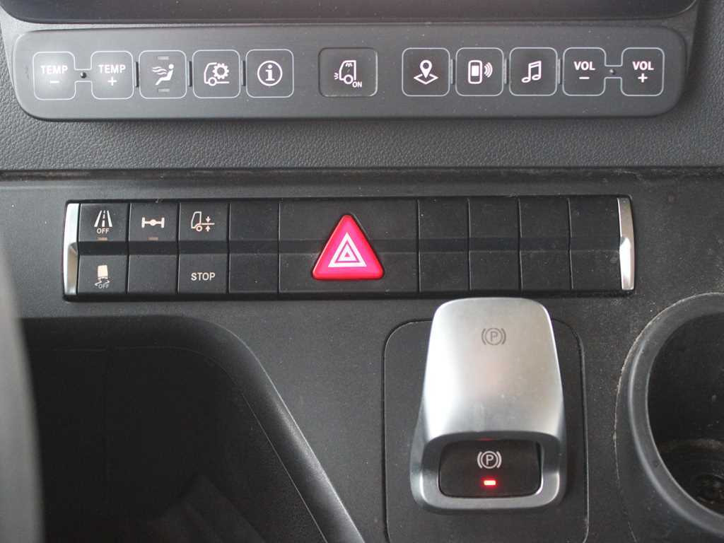 Leasing of Mercedes-Benz Actros 1851, EURO 6, NAVIGATION Mercedes-Benz Actros 1851, EURO 6, NAVIGATION: picture 10 Leasing of Mercedes-Benz Actros 1851, EURO 6, NAVIGATION Mercedes-Benz Actros 1851, EURO 6, NAVIGATION: picture 10