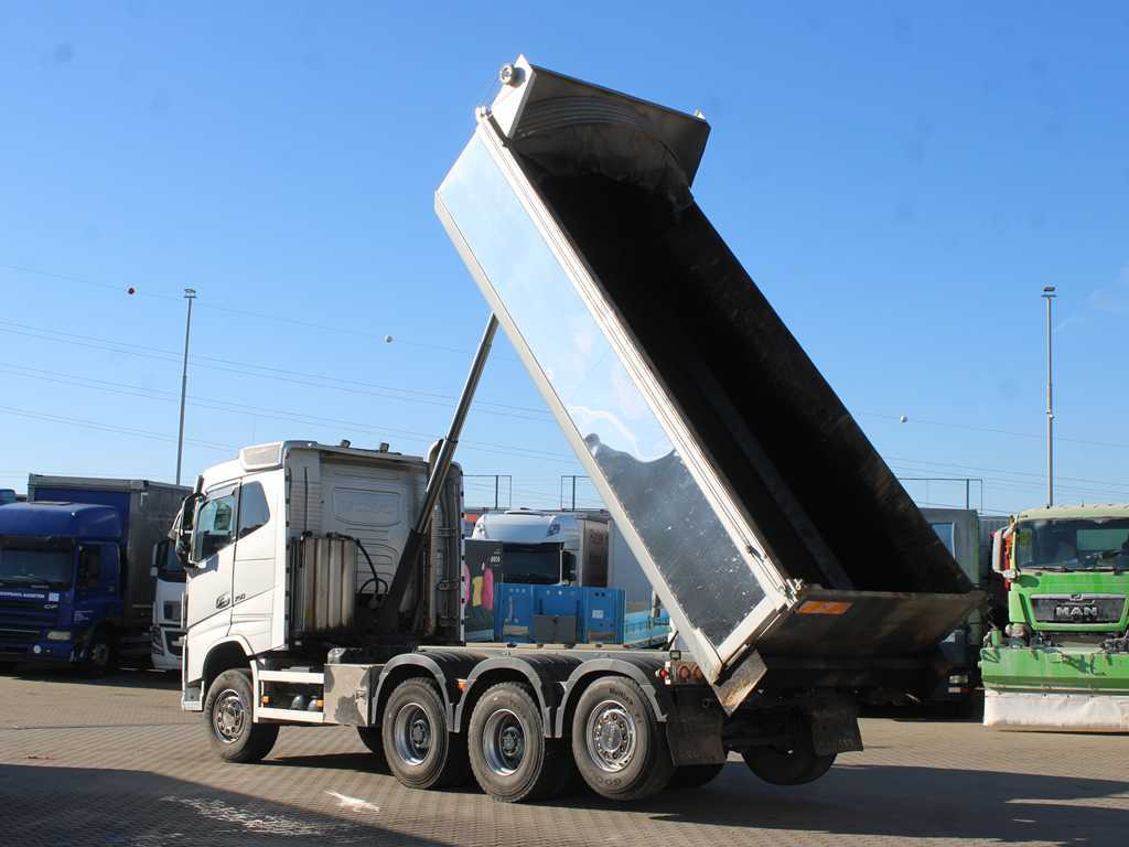 Tipper Volvo FH 750, EURO 6, 8X4, LIFTING AXLE, VEB +, 17m³: picture 6 Tipper Volvo FH 750, EURO 6, 8X4, LIFTING AXLE, VEB +, 17m³: picture 6