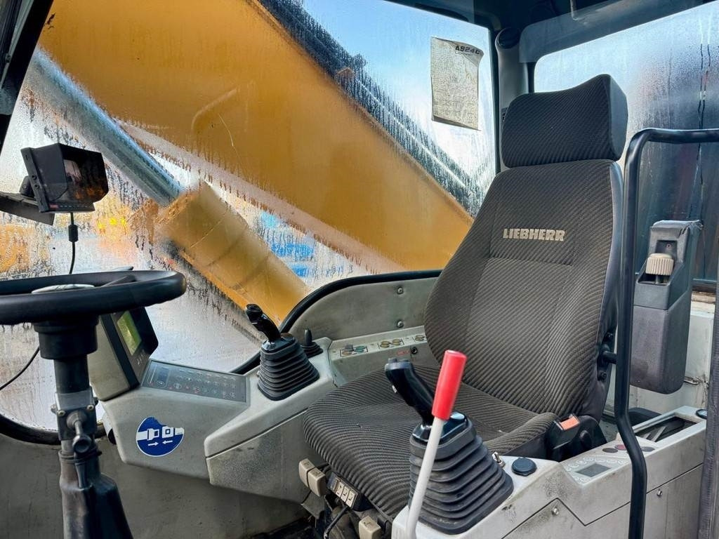 Waste/ Industry handler Liebherr A 924 C: picture 11 Waste/ Industry handler Liebherr A 924 C: picture 11
