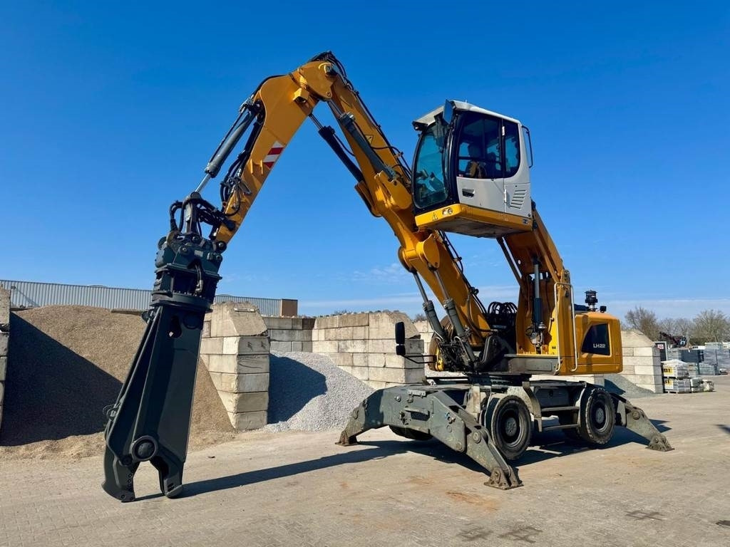 Liebherr LH 22 M - Waste/ Industry handler: picture 2 Liebherr LH 22 M - Waste/ Industry handler: picture 2