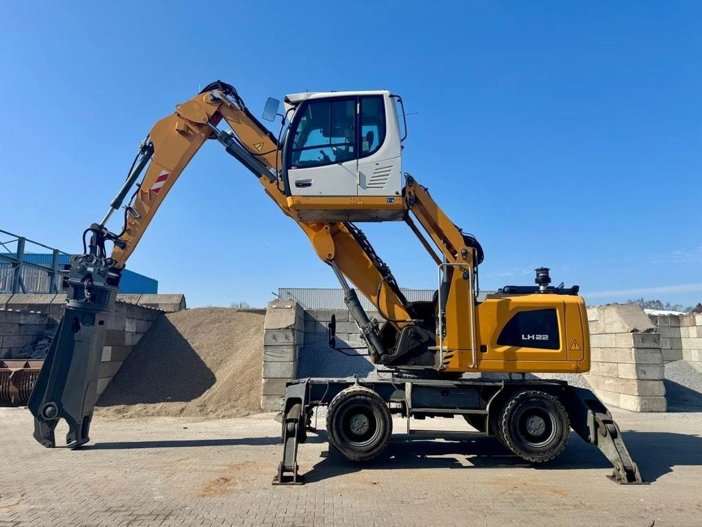 Liebherr LH 22 M - Waste/ Industry handler: picture 1 Liebherr LH 22 M - Waste/ Industry handler: picture 1