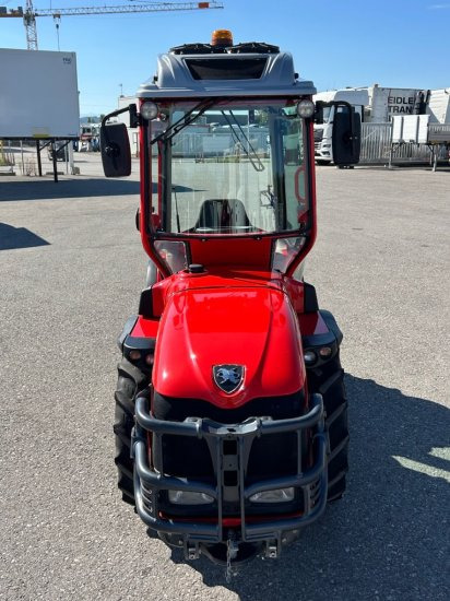 Antonio Carraro SRX 5800 TORA REDCAB, YANMAR; RADIO; KLIMA; RevGuide - Farm tractor: picture 2 Antonio Carraro SRX 5800 TORA REDCAB, YANMAR; RADIO; KLIMA; RevGuide - Farm tractor: picture 2