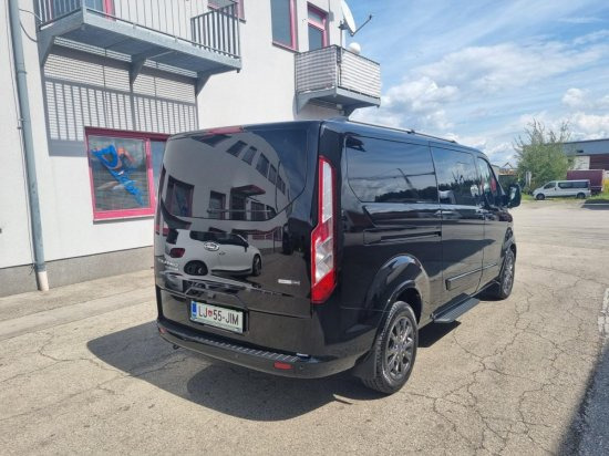 Ford Tourneo Custom Eco Blue Hybrid - Small van: picture 3 Ford Tourneo Custom Eco Blue Hybrid - Small van: picture 3