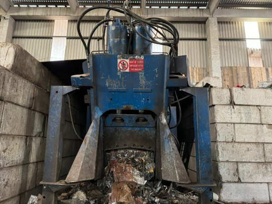 Schrottschere Bonfiglioli Squalo 1500 - Industrial equipment: picture 1 Schrottschere Bonfiglioli Squalo 1500 - Industrial equipment: picture 1